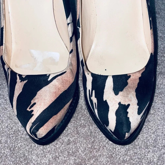CHIC STATEMENT GUESS ZEBRA /TIGER PRINT IN NEUTRAL COLORS PLATFORM HEEL SIZE 8 - Picture 10 of 12